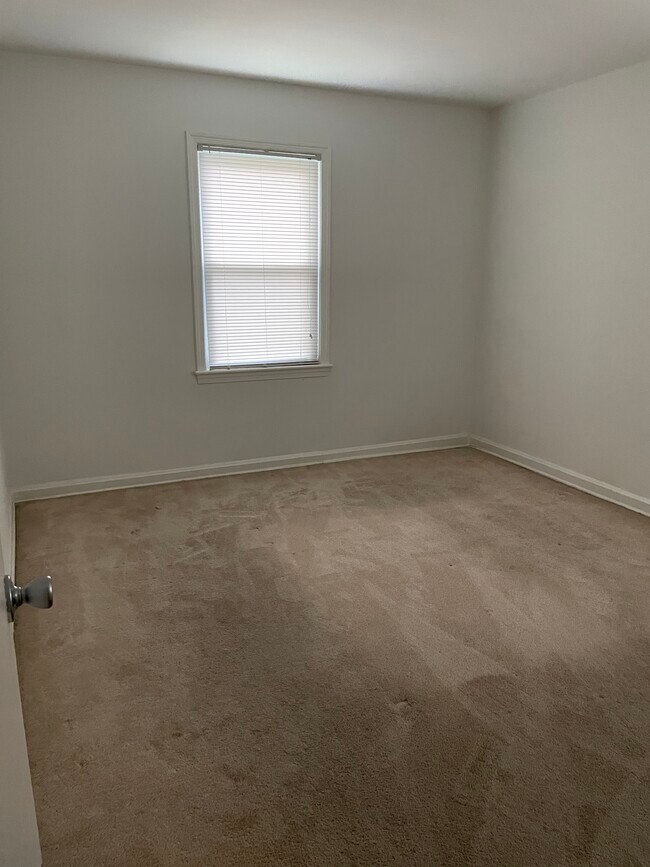 Building Photo - 2710 Fort Baker Dr SE