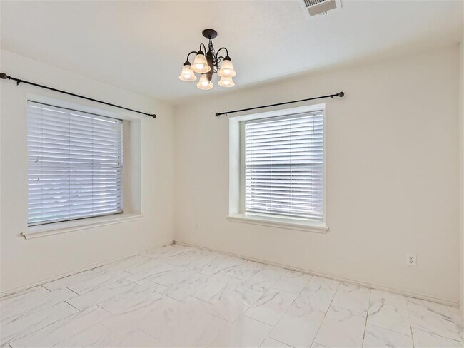 Building Photo - 13313 John Tyler St