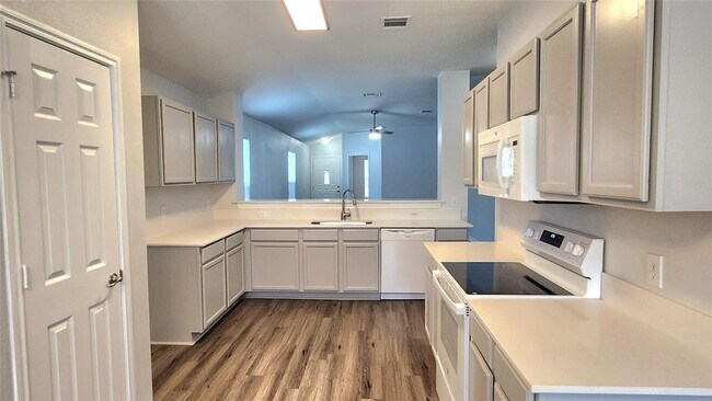 Building Photo - 12805 Sky Harbor Dr