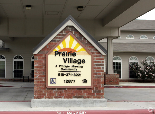 Building Photo - Prairie Village