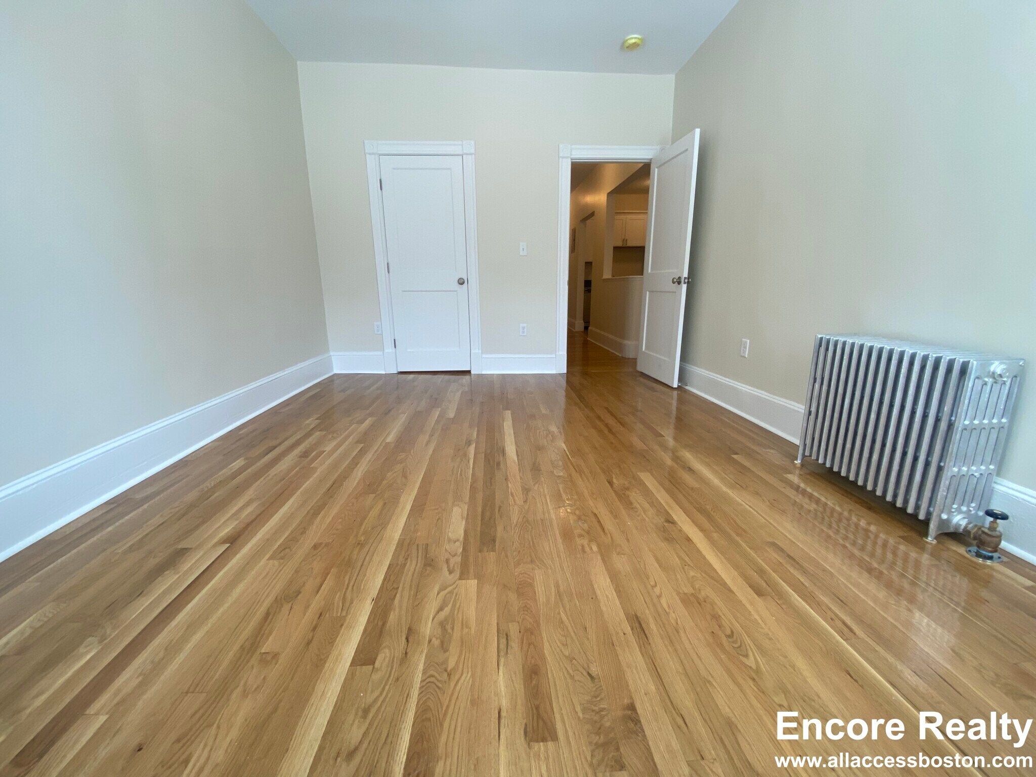 Building Photo - 1595 Beacon St