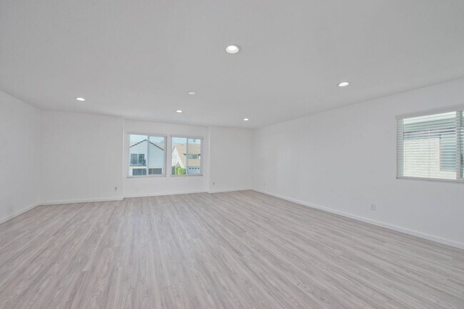 Building Photo - 20227 Elkwood St