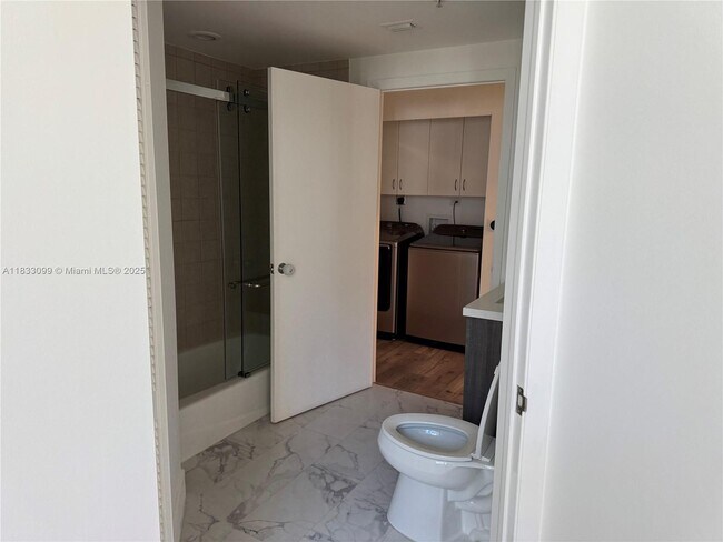 Building Photo - 801 Brickell Key Blvd