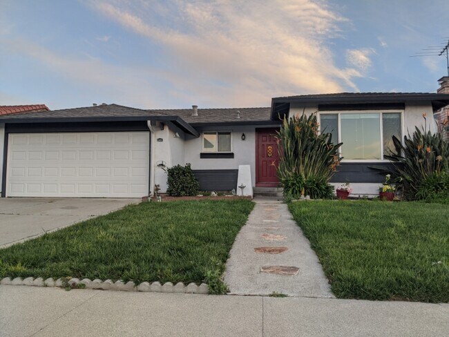 Building Photo - 2654 Olivestone Way