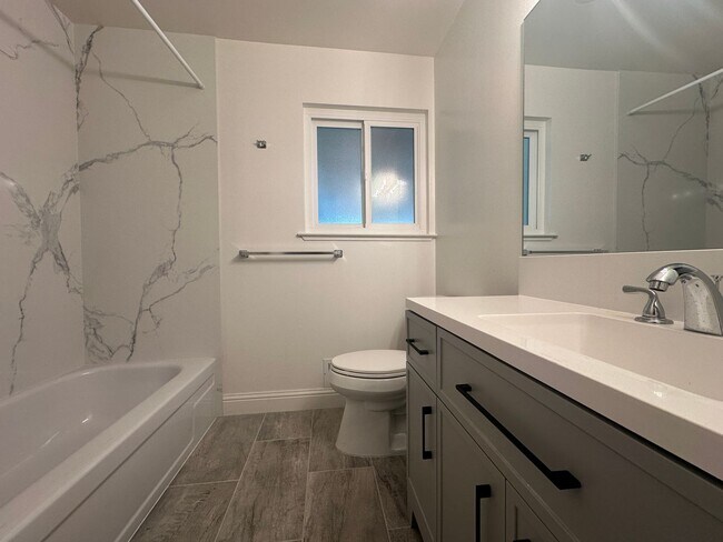 Building Photo - Remodeled 3 Bedroom 2 Bath in Berryessa area of San Jose