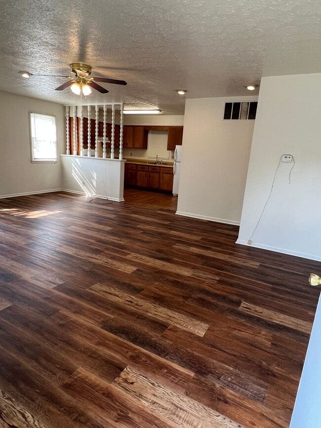 Building Photo - 2 Bedroom (Ellettsville) Available September 2026 for $1,230 (All Utilities Paid by Owner!)