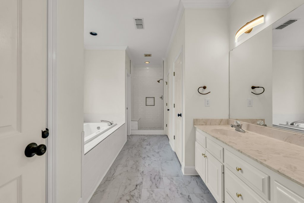 Building Photo - 415 Megan Ln