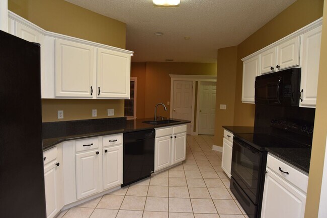 Building Photo - Single Family Home in Richmond Hill 4BR/3Bath