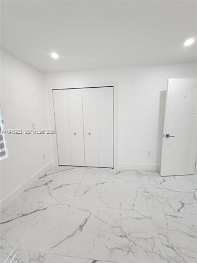 Building Photo - 15152 SW 63rd Ter