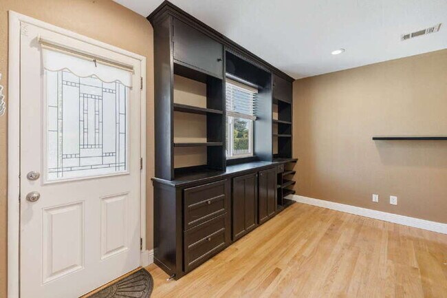 Building Photo - 7852 Watson Way