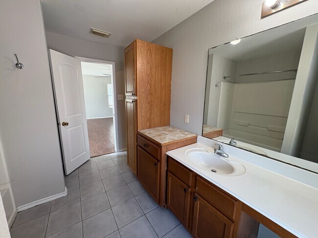 Building Photo - 7810 Maverick Trace Ln