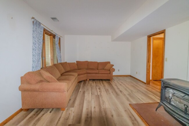 Building Photo - 3332 Tibbets Dr
