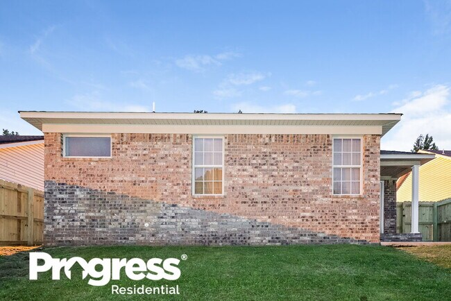 Building Photo - 240 Brighton Village Loop