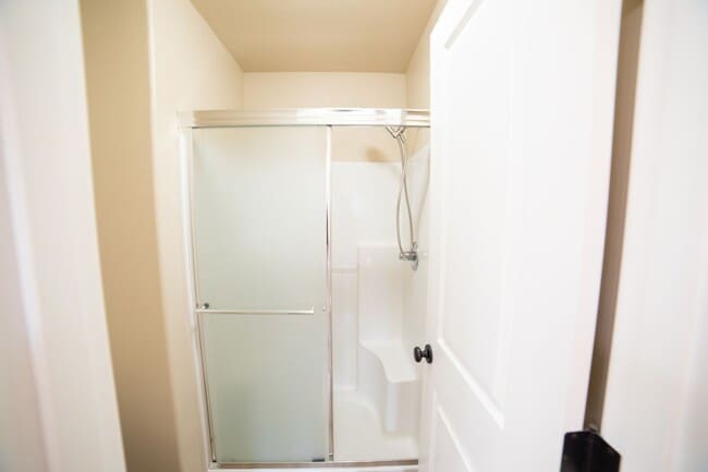 Building Photo - Newer Construction Townhome in Canby