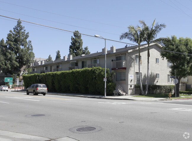 Primary Photo - Coldwater Canyon Apartments