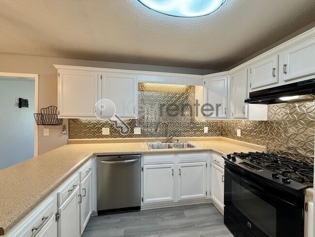 Building Photo - 809 Trotter Ln