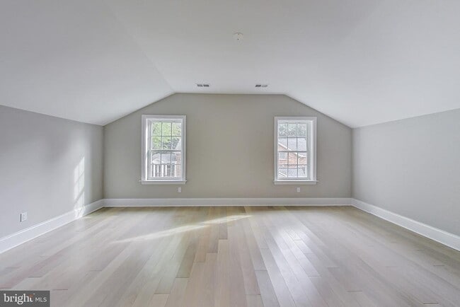 Building Photo - 3104 Sleepy Hollow Rd