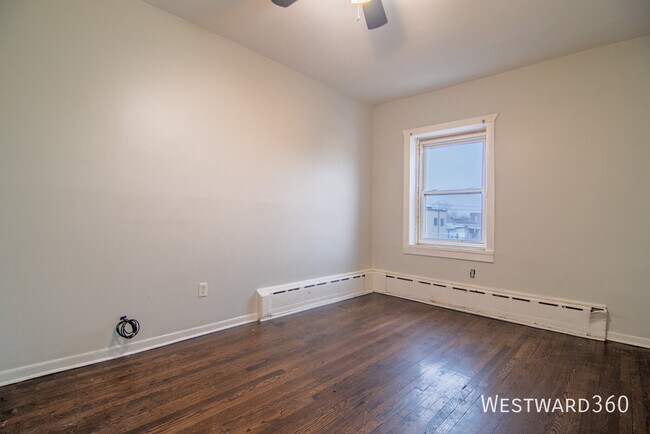 Building Photo - 308 S Springfield Ave