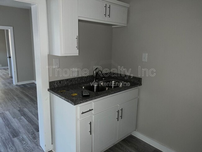 Building Photo - 333 Carolina Ave