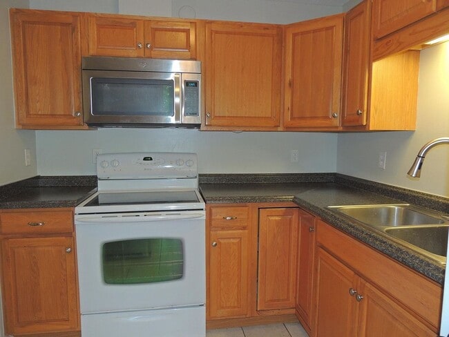 Building Photo - 19 Ashwood Dr