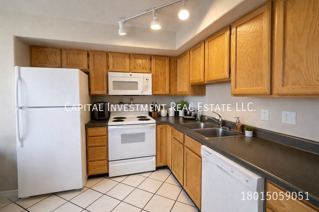 Building Photo - 6901 Florentine Way