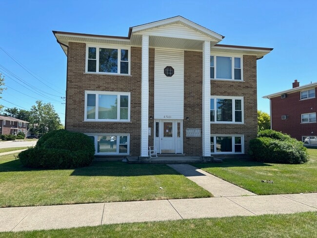 Primary Photo - 4501 Sunnyside Ave
