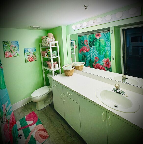 Bathroom - 1650 N 42nd Cir