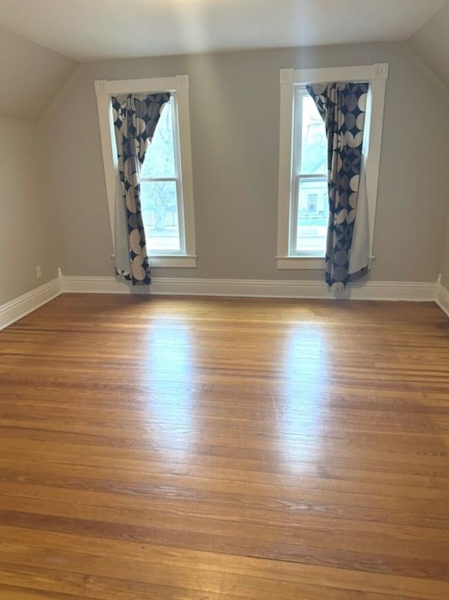 Building Photo - Beautiful 3 Bed/2 Bath in Downtown Colorado Springs!