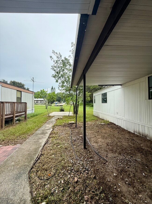 Building Photo - 516 De Resine Carre St