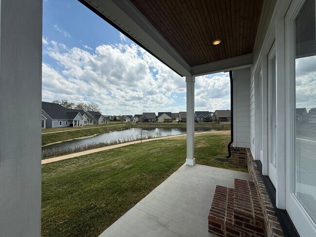 Building Photo - Beautiful New Build 4 Bed, 3.5 Bath, 2 Car Garage - Community Pool & Walking Trail!