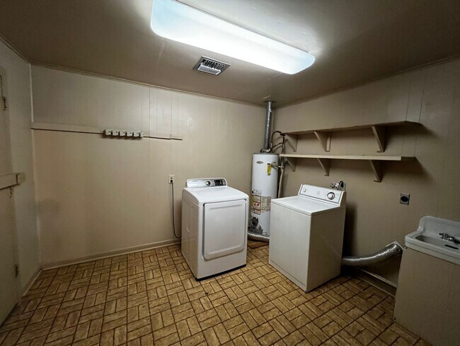 Building Photo - Four Bedroom, Two Bathroom , House Near UL , with Lawncare MOVE IN SPECIAL!!!!