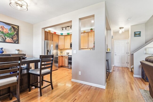 Building Photo - 3 Bedroom, 3 Bth Townhome with 2 Car Garage