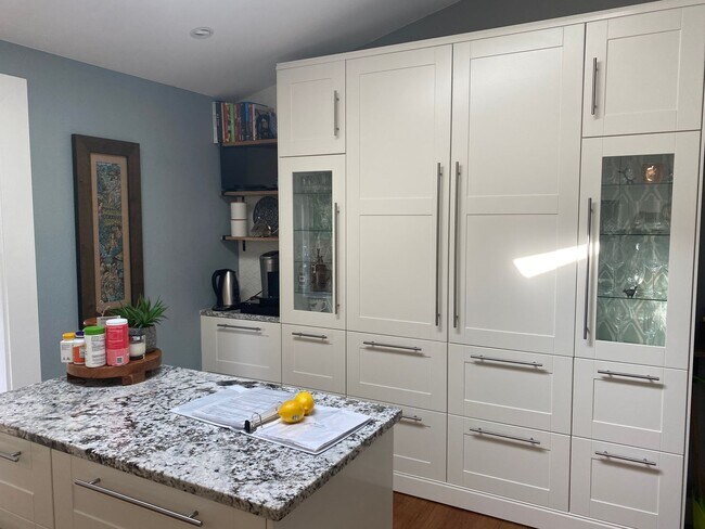 Building Photo - 1817 Tyler Ave