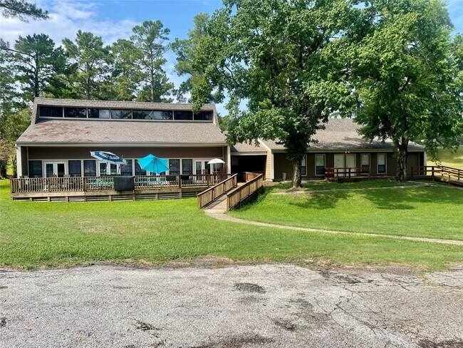 Building Photo - 264 Pin Oak