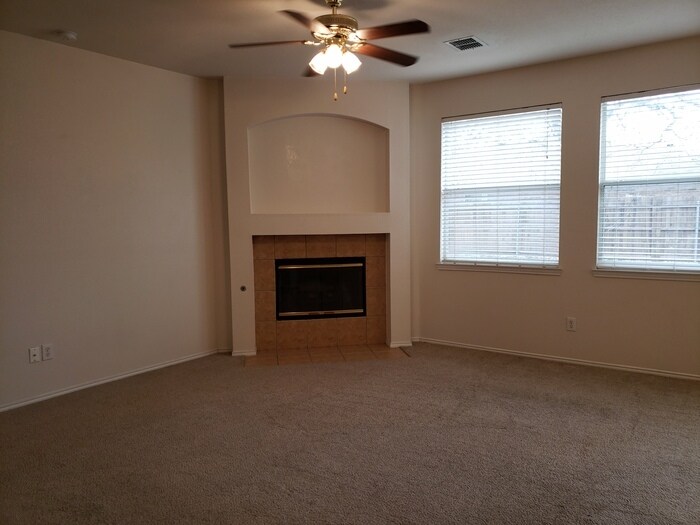 Building Photo - 8209 Swan Park Dr