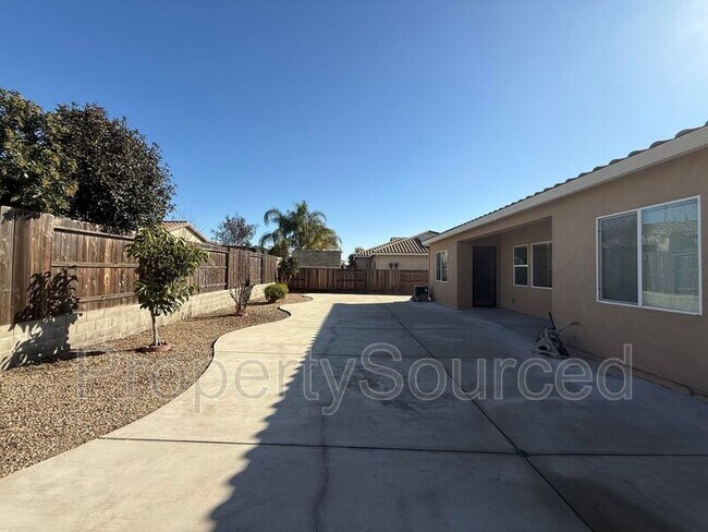 Building Photo - 1073 Kumara St