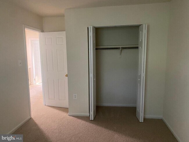 Building Photo - 10175 Irongate Way