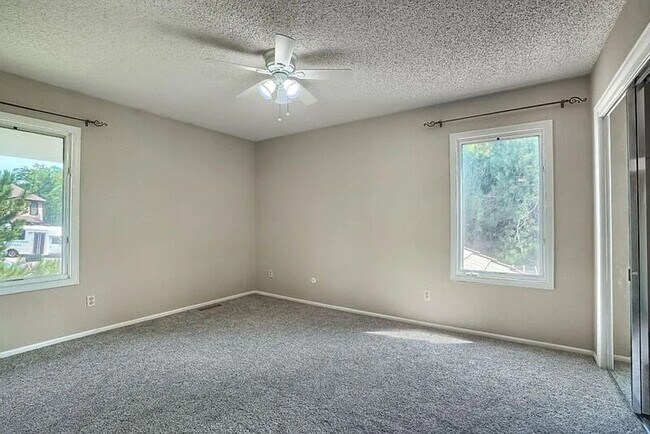 Building Photo - August 2026 Lakewood 5 Bedroom 2.5 Bathroom House with HUGE Backyard