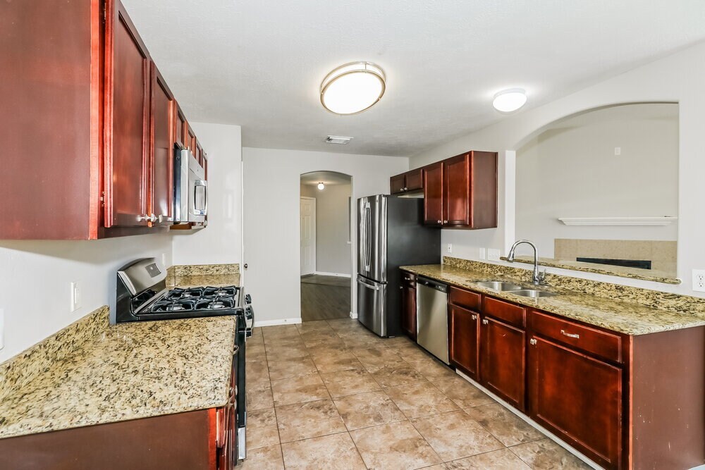 Building Photo - 19831 Billineys Park Dr