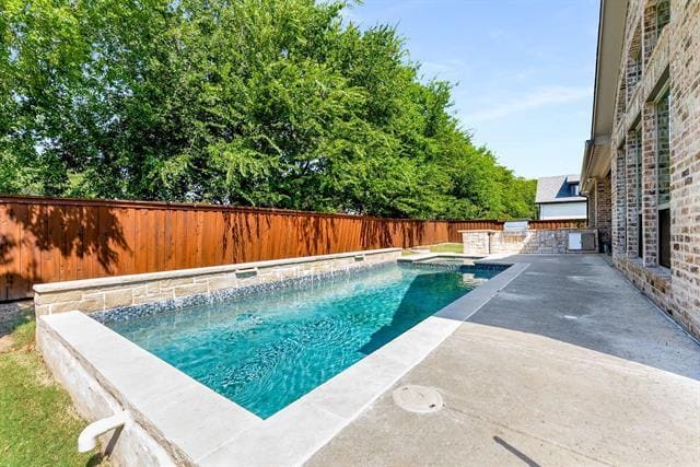 Building Photo - 2605 Greenlawn Dr