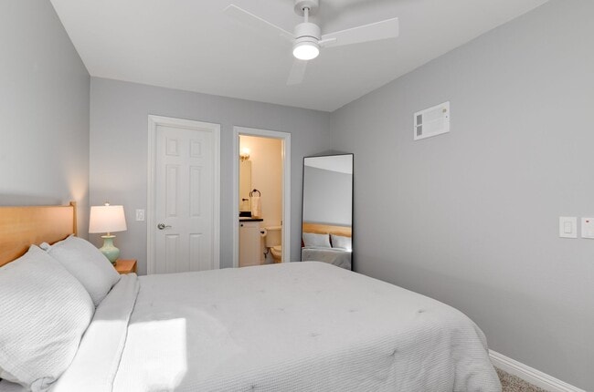 Building Photo - Modern 2 Bedroom 2 Bathroom Apartment Right Next to SDSU  -  WITH 2 PARKING SPOTS!!!