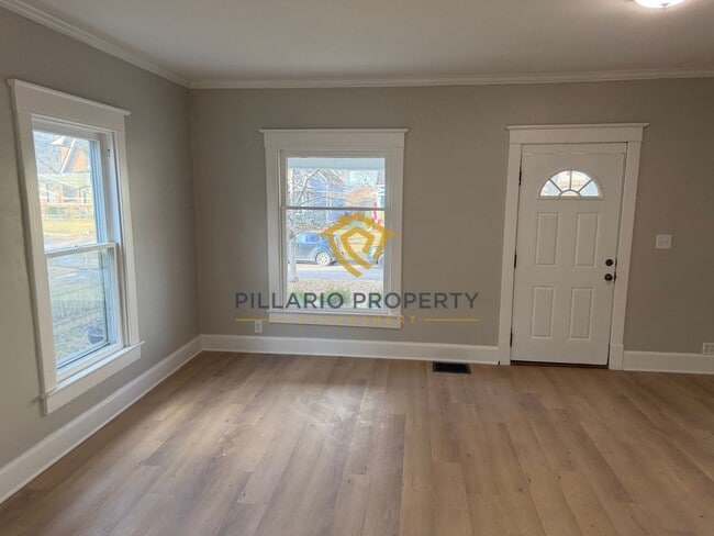 Building Photo - Fully Renovated 3-Bedroom/2-Bathroom with Huge Loft, Near Ellenberger Park, Available NOW!