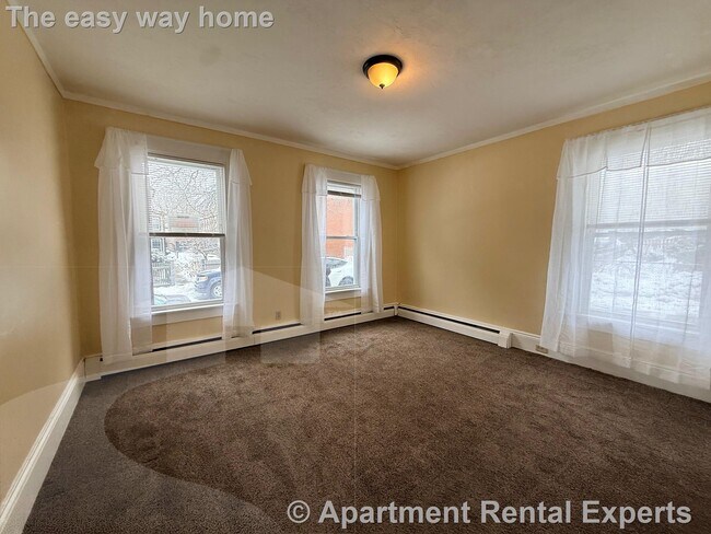 Building Photo - 15 Laurel St