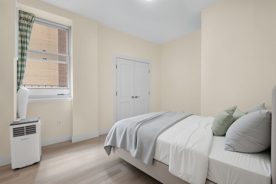 Building Photo - 11 Schermerhorn St