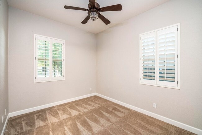 Building Photo - 953 E Boston St