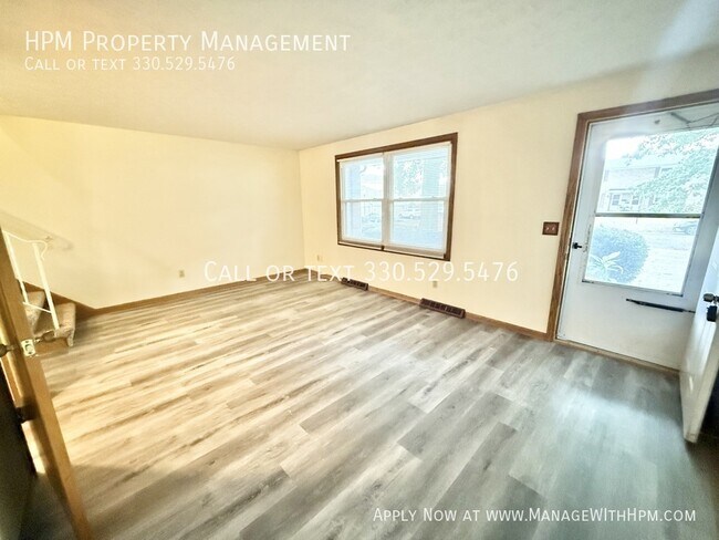 Building Photo - 2379 Ashdale St NW