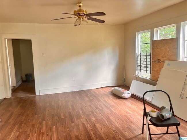 Building Photo - 410 53rd St Ens