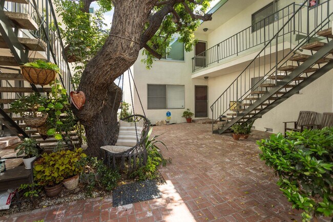 Interior Photo - 2309 5th St
