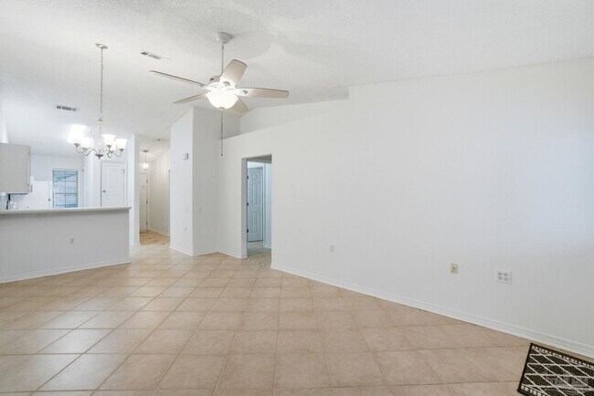 Building Photo - 2527 Trailwood Dr