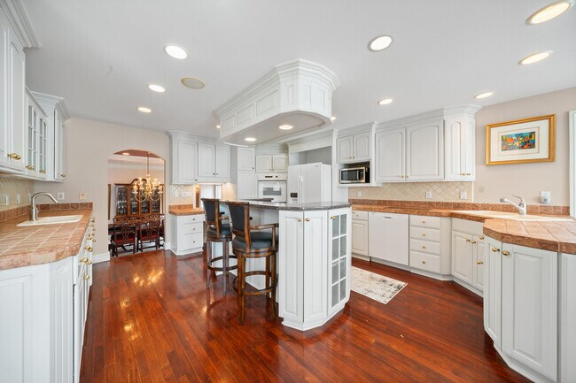 Building Photo - 2718 Willow Point Dr